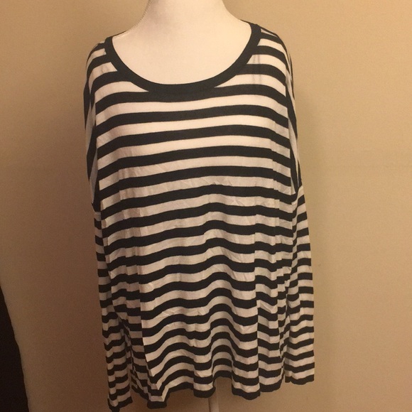H&M black and white striped top - Picture 3 of 3